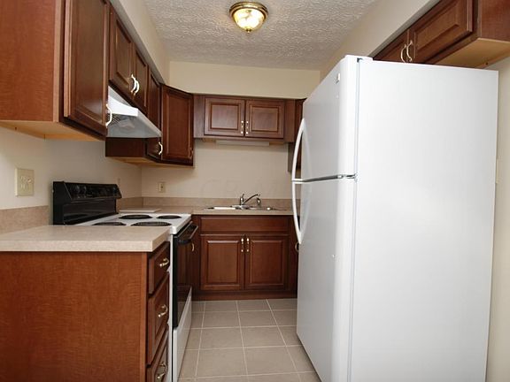5th image of 2230 Laurelwood Dr