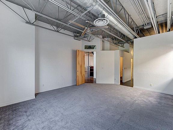 2nd image of 536 Thunder River Cir