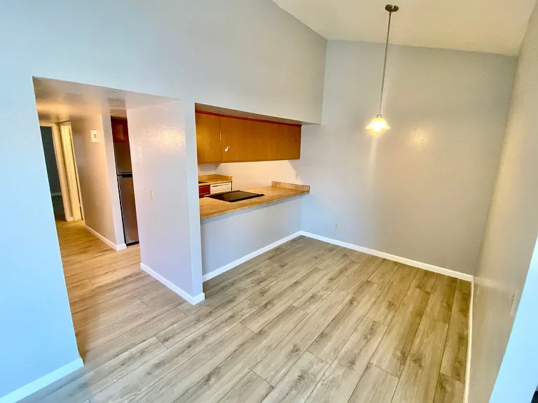 1402 E Guadalupe Rd #225 — Photo 5