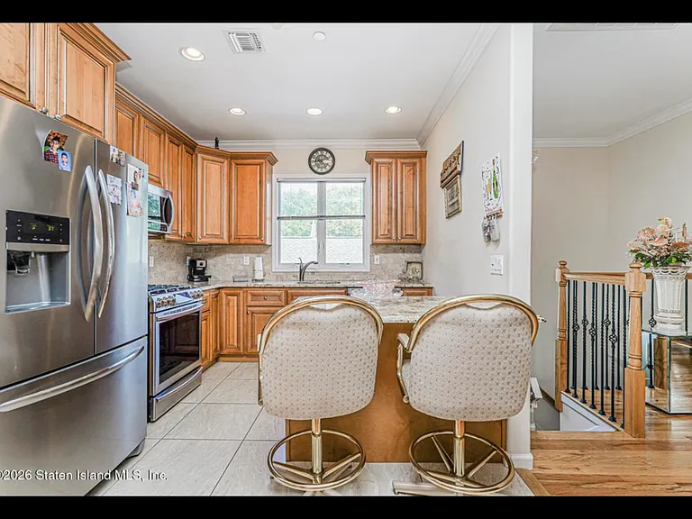 16 Allen Pl #1 — Photo 4