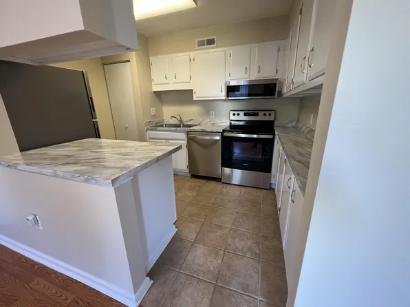 907 Hillwood Dr #B, Murray, KY 42071