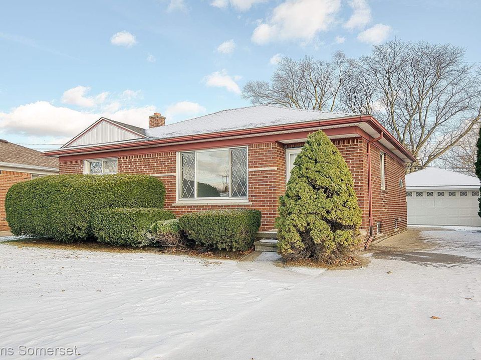 1st image of 310 N Leona Ave