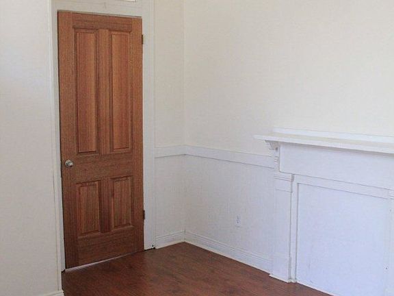 4th image of 2716 Lasalle St