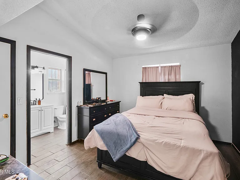 13475 Sunset Hills Dr — Photo 24