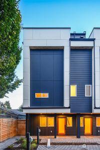 619 N 48th Street #B, Seattle, WA, 98103