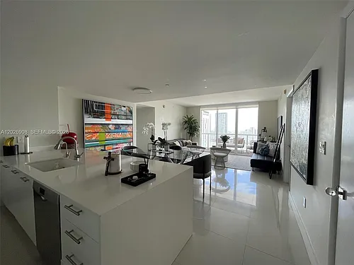 50 Biscayne Blvd Photo 1