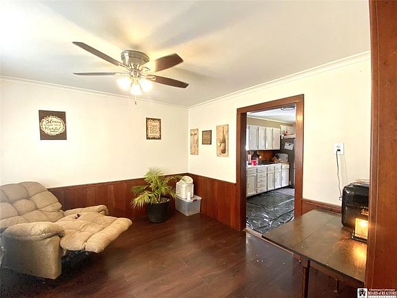 4th image of 146 Hazeltine Ave