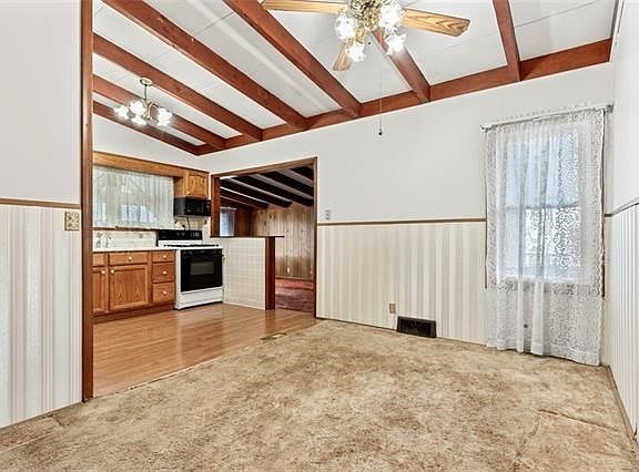 3rd image of 2302 NE 61st St