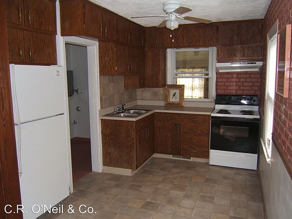 2nd image of 1823 E Lakeview Ave