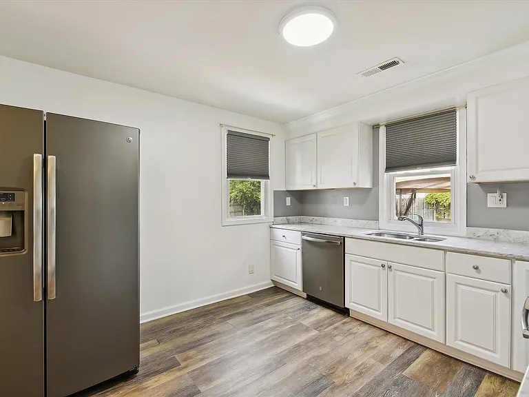 7611 Poplar Rd — Photo 13