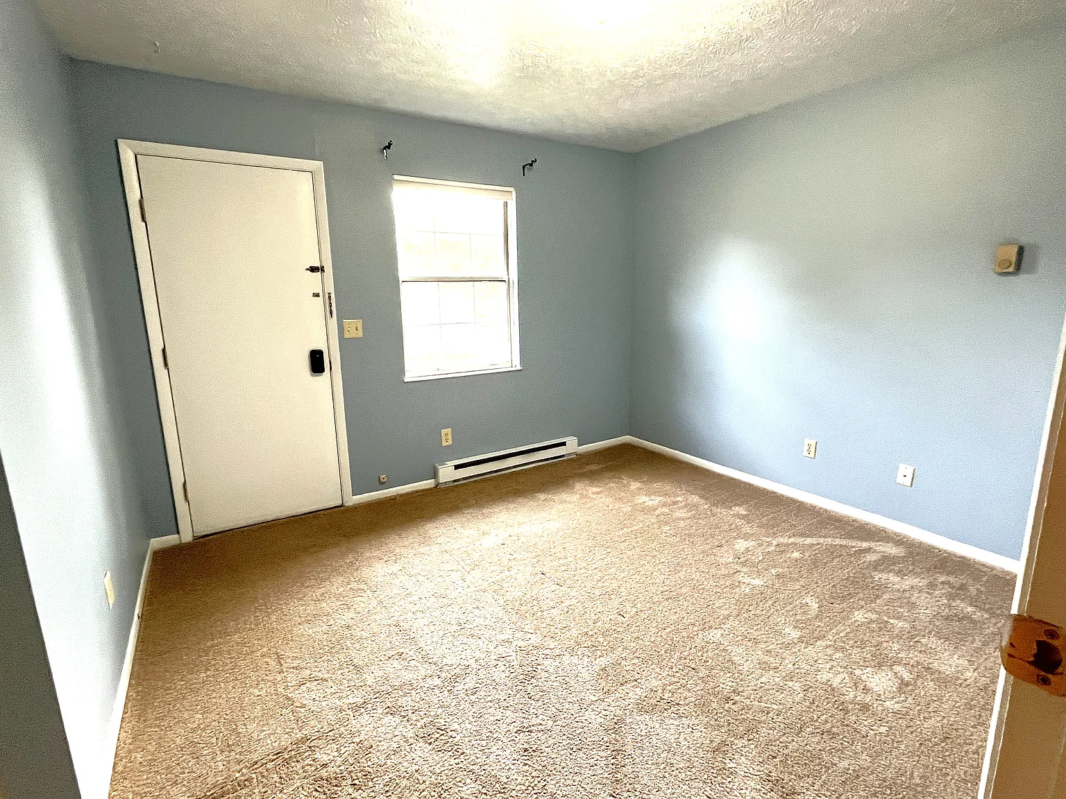 5 bed, 1200 sqft, $1,600 — Photo 4