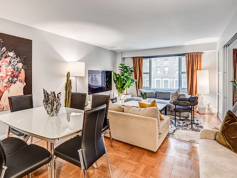 310 Lexington Ave #4H — Photo 3