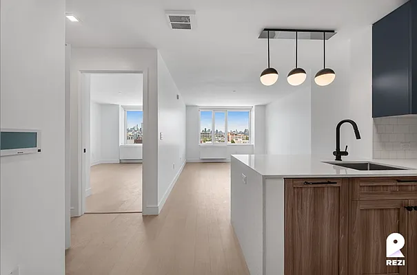 Rented by REZI | media 23