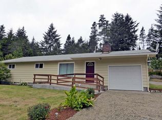 4976 Lake Dr, Florence, OR 97439