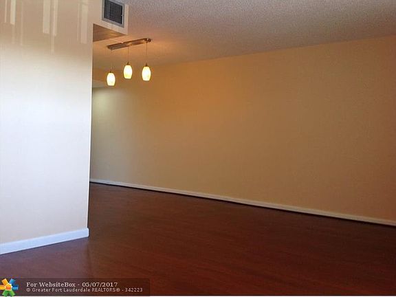 5th image of 1805 Eleuthera Point APT J2