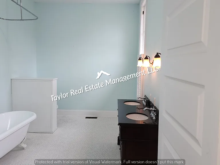 1100 N Montgomery Ave — Photo 23