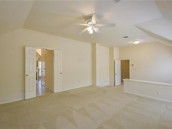 3rd image of 1103 Larkspur Dr