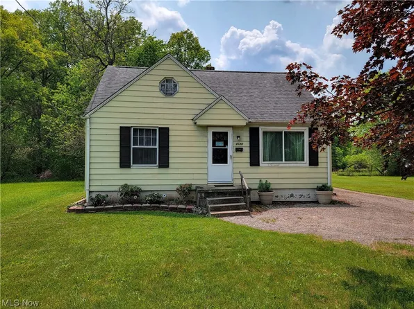 1371 Palmyra Rd SW, Warren, OH 44485