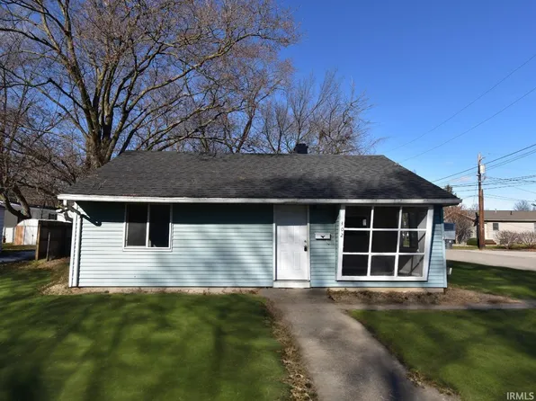 302 W Narrow St, Winamac, IN 46996