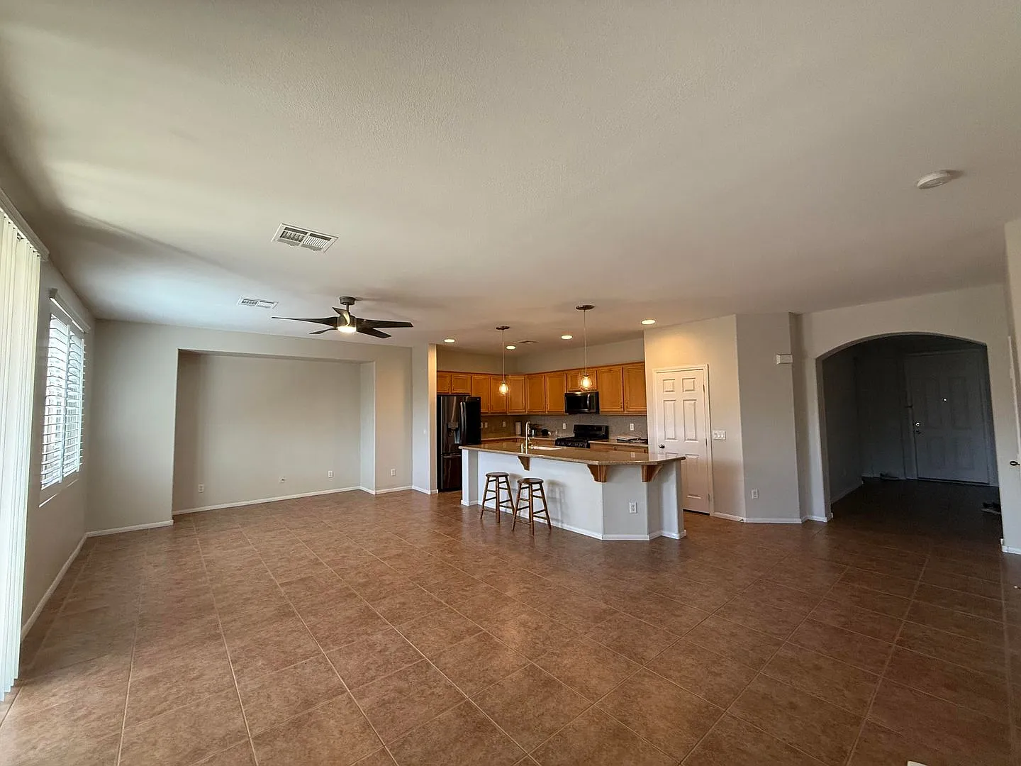 Great Single Story 3 Bedroom Home in Southwest Nevada Trails! — Photo 4