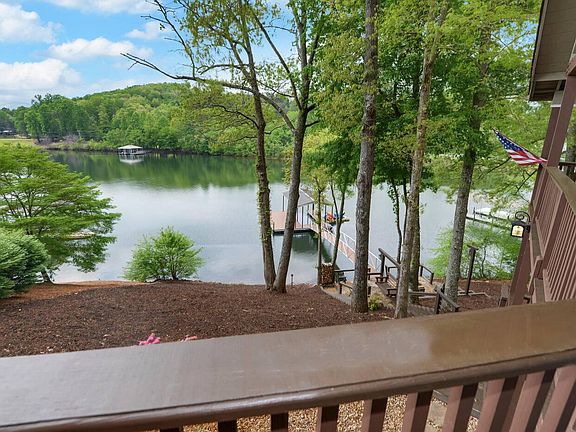 3rd image of 1650 Stonecrest Cir