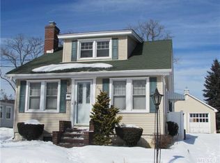 2053 Monroe Ave, Bellmore, NY 11710