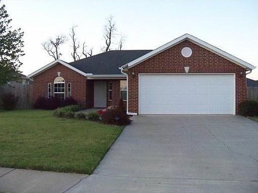 1st image of 1011 E Applewood Cir