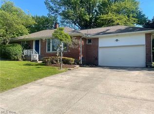 4424 Greenway Rd, Cleveland, OH 44121