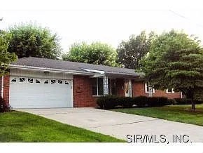 1302 Waverly Dr photo 1