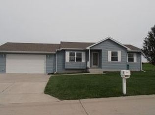 615 French St, Carson, IA 51525