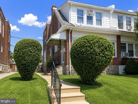 2nd image of 1923 Hartel Ave