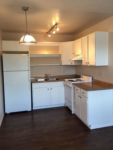 1st image of 3131 E Fairmount St APT H
