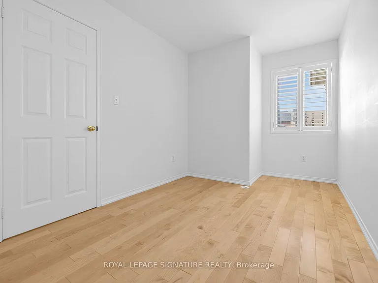 29 Coburg Cres — Photo 12
