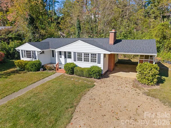 1 Valle Vista Dr, Asheville, NC 28804