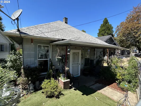 1524 SE Main St, Roseburg, OR 97470