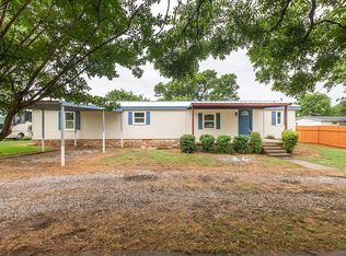521 Red Bluff Cir, Millsap, TX 76066