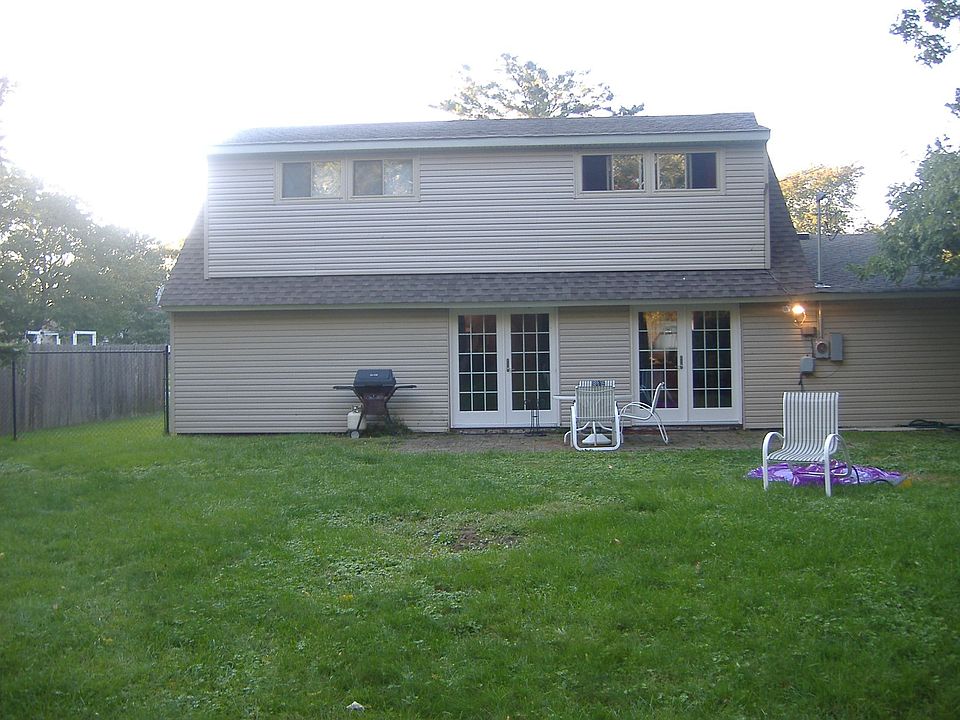 2nd image of 4 Hollow Rd