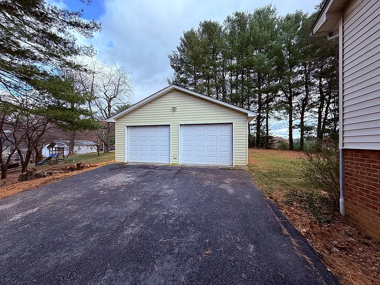 120 Flagg Ct — Photo 18