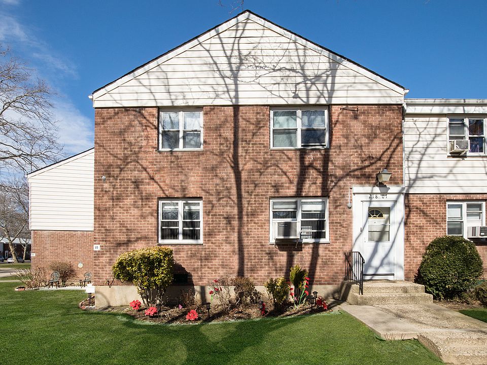 1st image of 21801 68th Ave #1