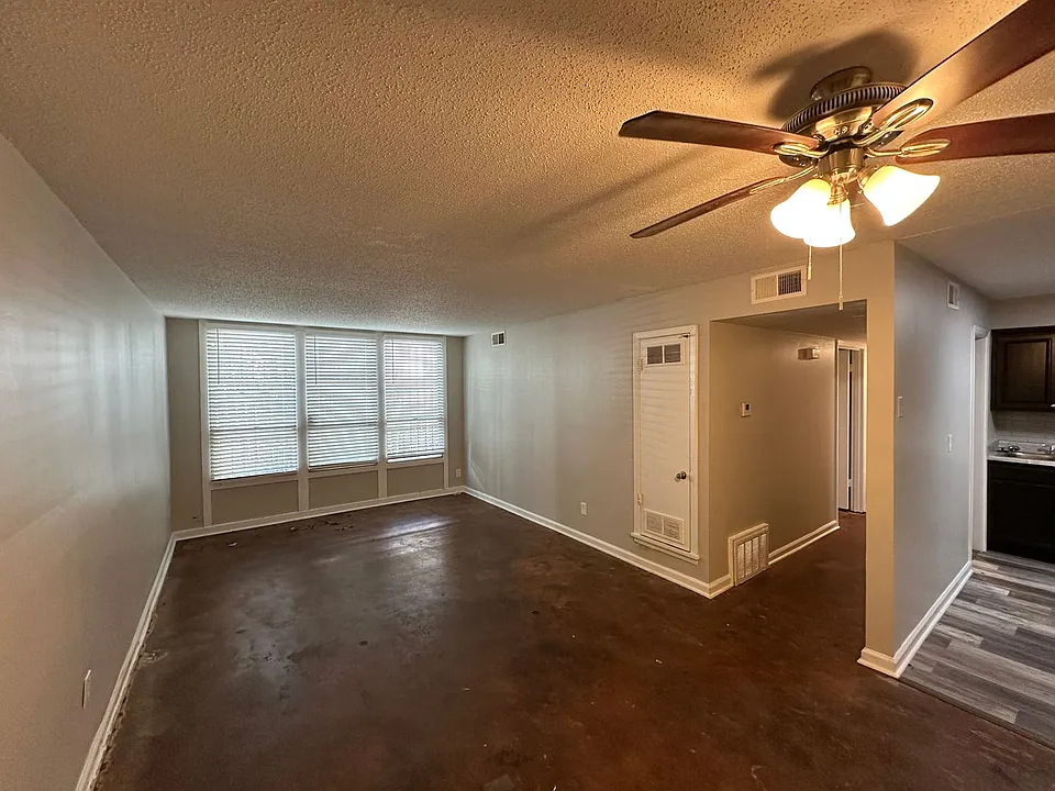 32 N Belvedere Blvd #21