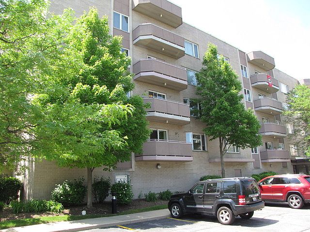 1st image of 6401 N Lincoln Ave #310