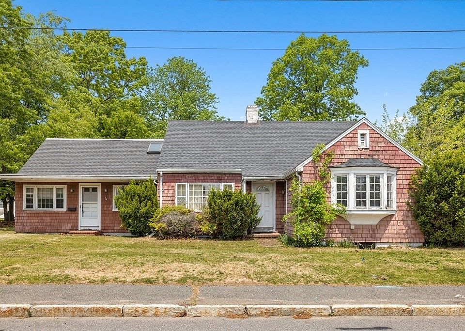 1st image of 136 Moulton Dr