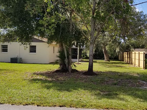 2nd image of 1643 Saxon Blvd