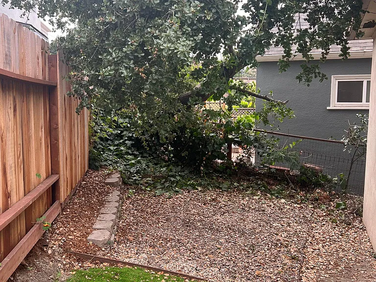 608 Athol Ave — Photo 13
