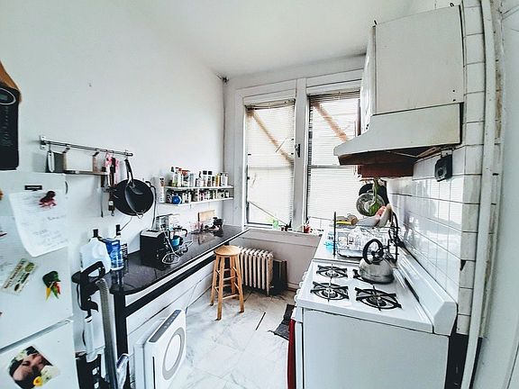 5th image of 393 Bushwick Ave APT 2L