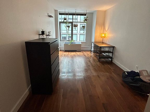 5th image of 2-17 51st Ave #620