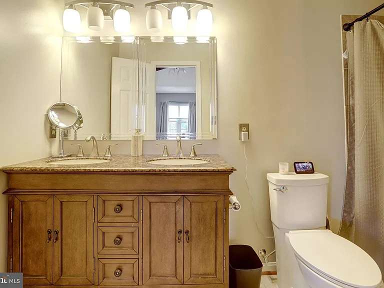 8819 Hardesty Dr — Photo 16