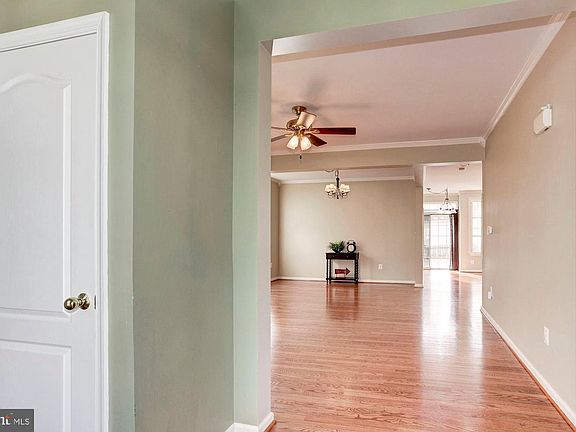 3rd image of 4933 Breeze Way