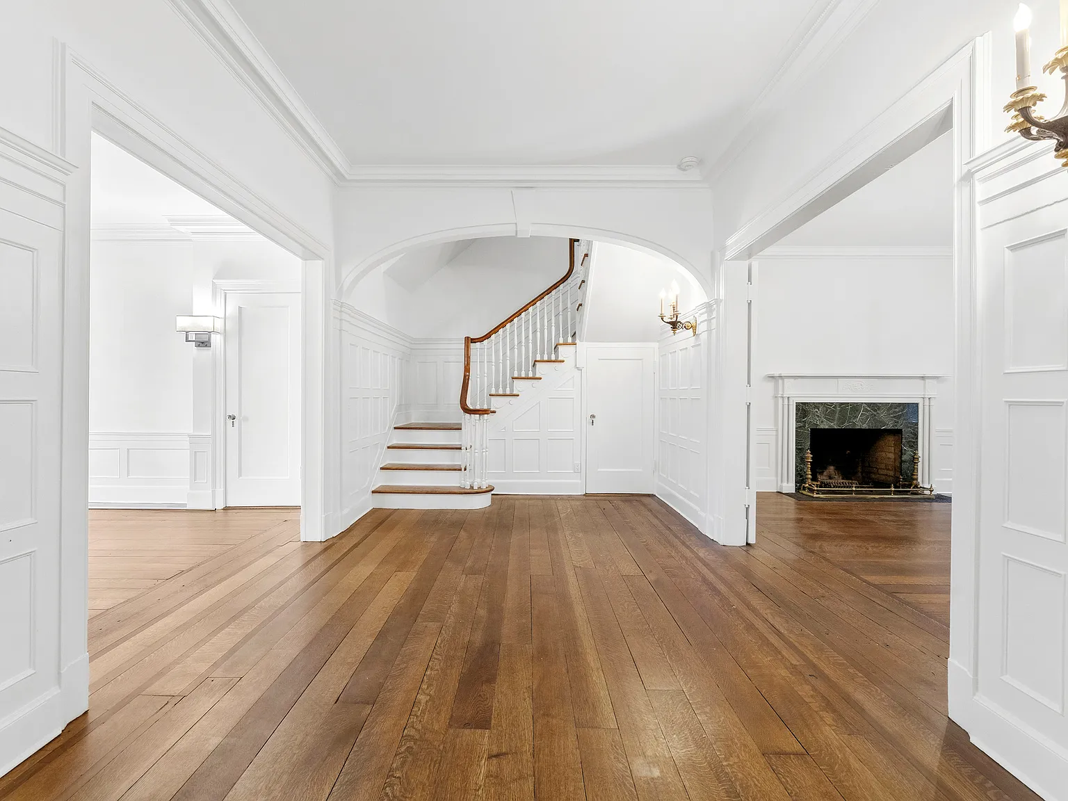 42 Monroe Place — Photo 2