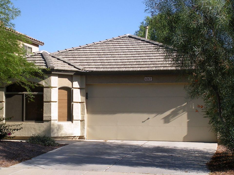 1st image of 42671 W Hillman Dr